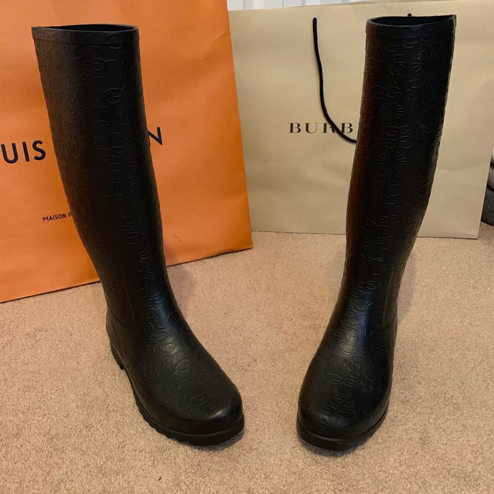 Ugg Rain Boots ☔️
